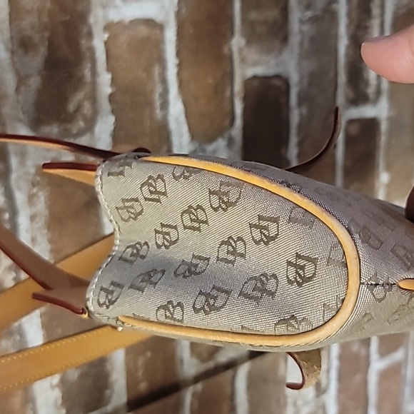 Dooney Bourke bag - Picture 10 of 10